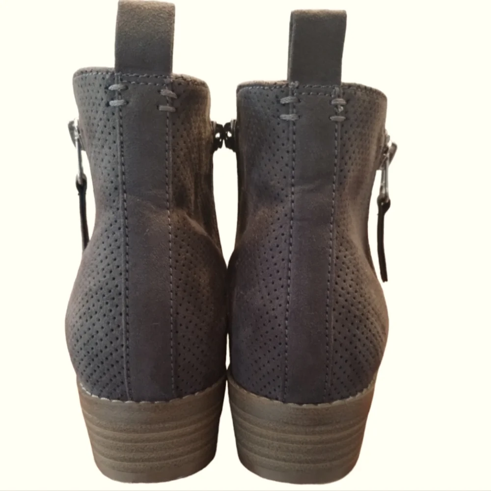 Boots Universal Thread Marlis Memory Foam Ankle Zip Taupe Bootie